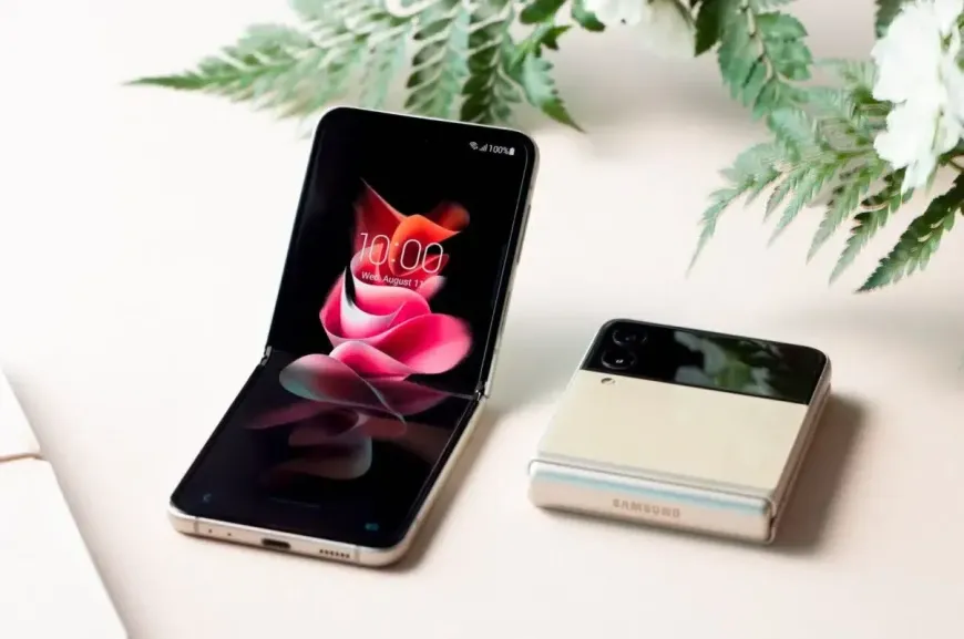 Samsung Z Flip 3 repair in Al Murar