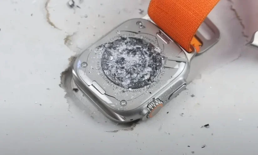 Apple Watch Ultra 2 screen