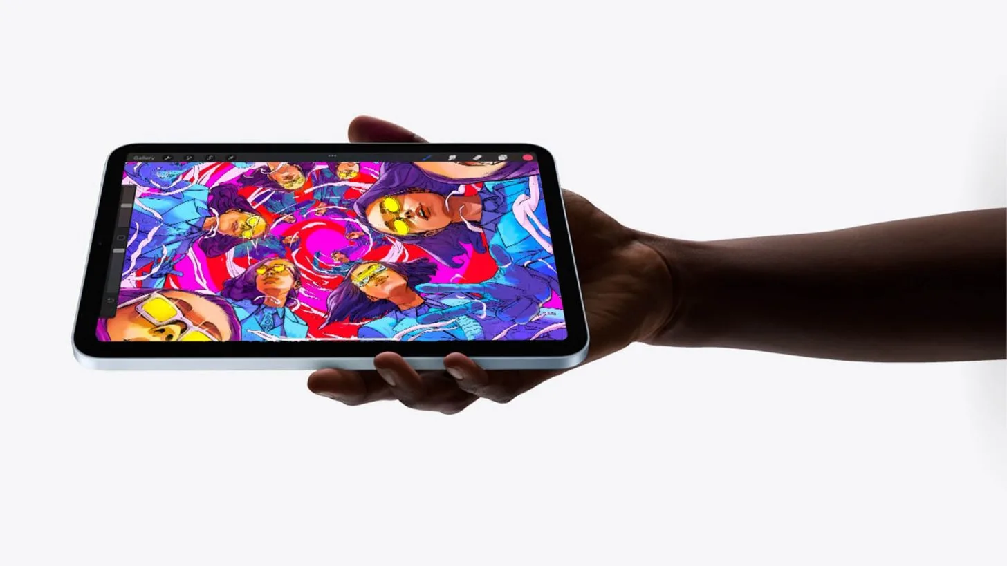 iPad Mini 7th-Gen A17 Pro charging